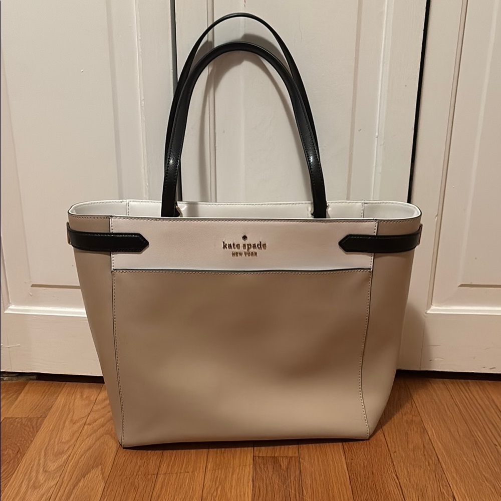 kate spade Black and Beige Tote Bag - perfect for work and travel